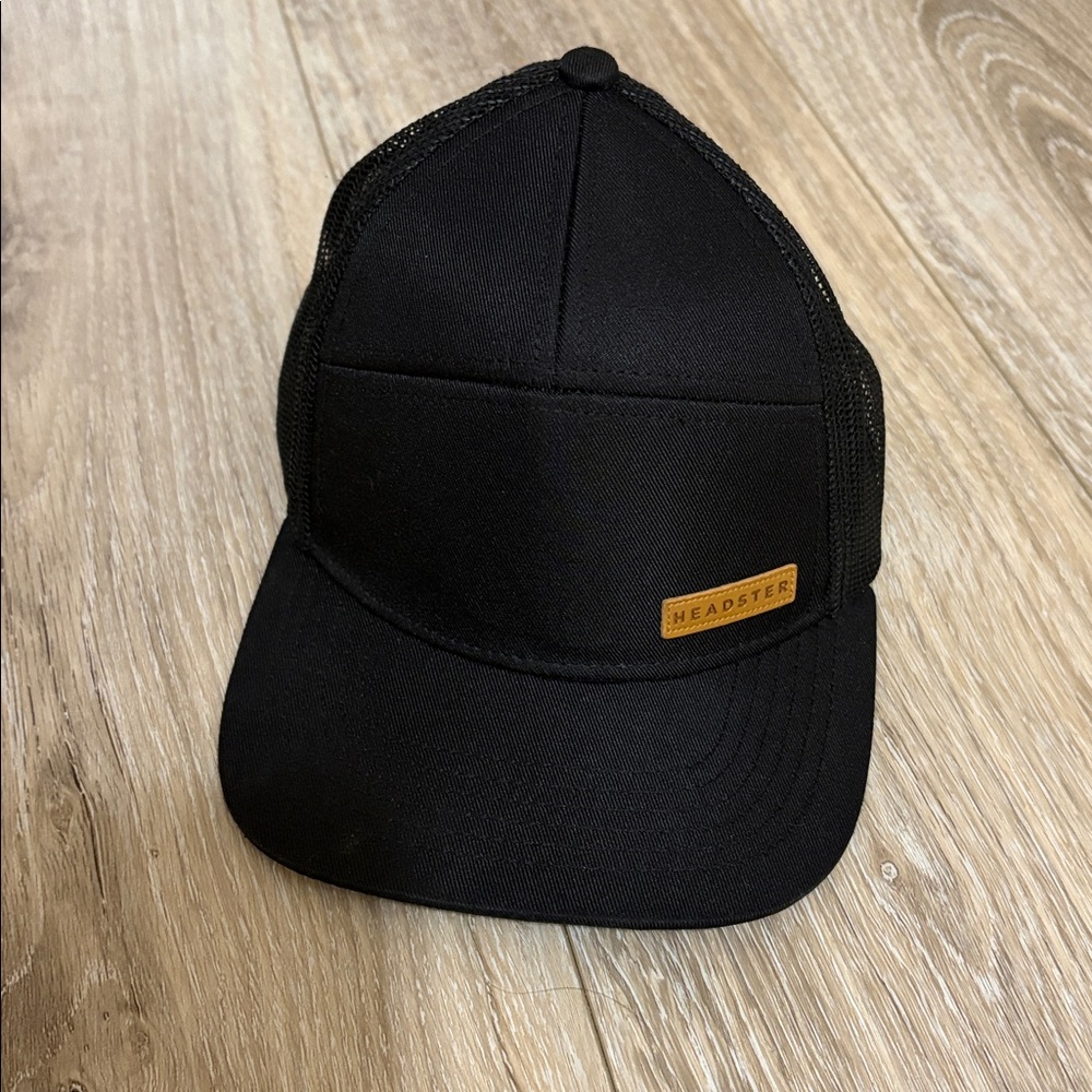 Headster black cap - 52cm